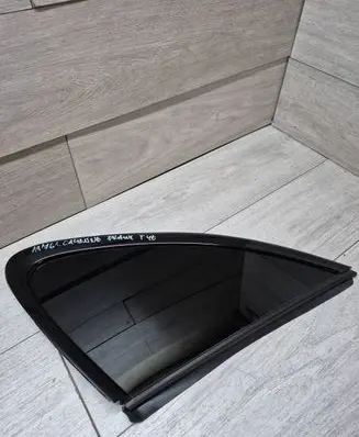 Porsche Cayenne (9Y0 9Y3) Rear vent window glass 9Y0845298