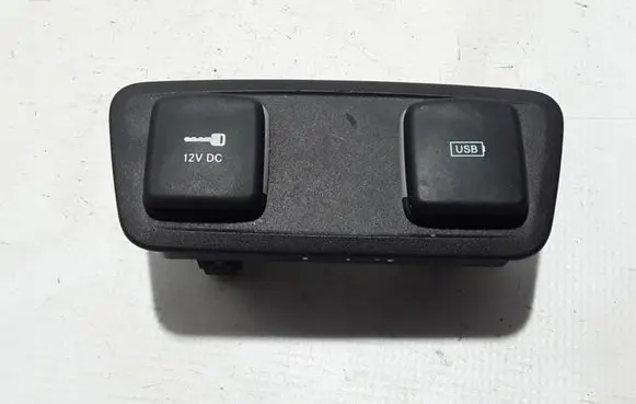Chrysler Pacifica Cigarette lighter front 68229847AA