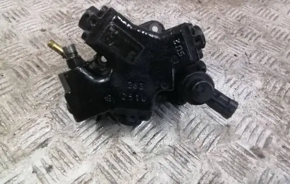 Opel Corsa E Fuel injection high pressure pump 55255416 0445010426 1691959