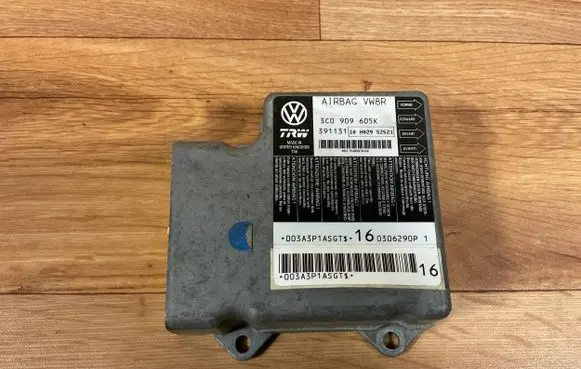Volkswagen PASSAT B6 Airbag control unit/module 3C0909605K 391131 10H029S2521