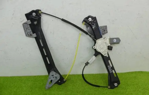 Mercedes-Benz E W212 Front door manual window regulator 2129067000