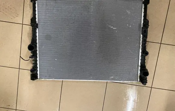 BMW 7 G11 G12 Coolant radiator 9424824 17119424824