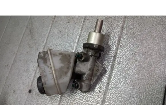 Renault Clio II Master brake cylinder