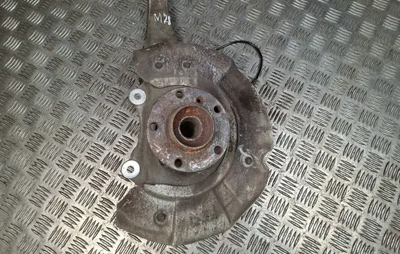 Front wheel hub