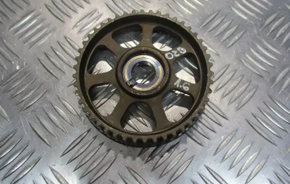 Opel Zafira B Timing chain sprocket 