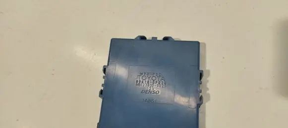Toyota Corolla Verso AR10 Combustion control unit/module 896180F020 MB1238009021