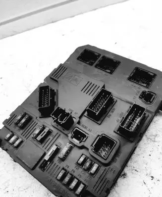 Peugeot 407 Central body control module S120104700