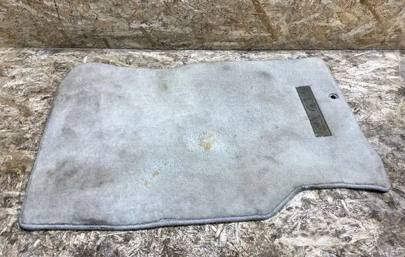 Infiniti G37 Front floor mat G49001NM