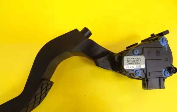 Skoda Superb B5 (3U) Accelerator throttle pedal 8D1721523J