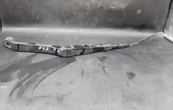 Suzuki Grand Vitara II Front wiper blade arm 7059