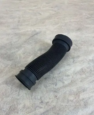 Opel Astra H Air intake hose/pipe 13105267