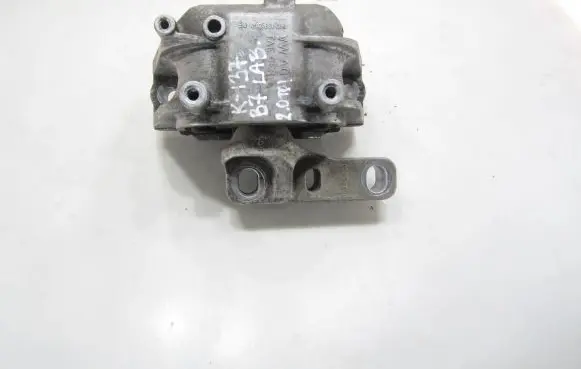 Volkswagen PASSAT B7 Engine mount bracket 1K0199262CE