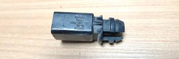 Audi Q7 4L Outside/external air temperature sensor 8Z0820535
