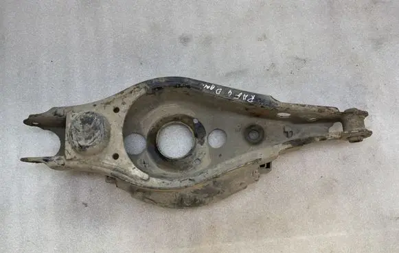 Toyota RAV 4 (XA30) Rear control arm 4873042040 4873742040