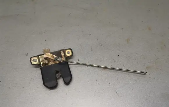 Audi A4 S4 B5 8D Tailgate/trunk/boot lock/catch/latch