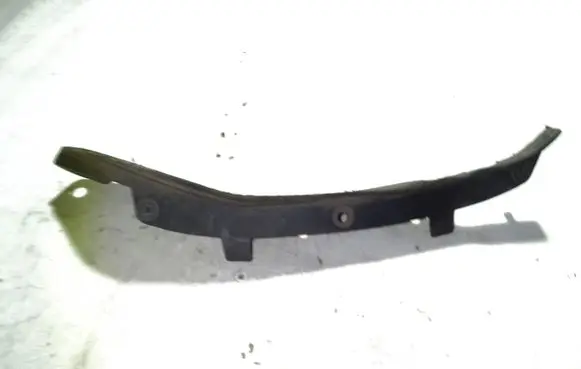 Front bumper lip