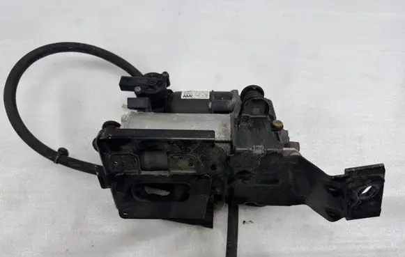 Mercedes-Benz GL X166 Air suspension compressor/pump A1663200204