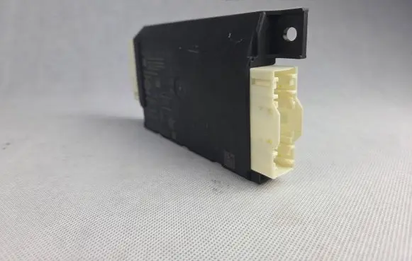 Mercedes-Benz A W177 Keyless (KESSY) go control unit/module A1679003504