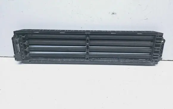 Skoda Octavia Mk4 Radiator trim 2Q0122323