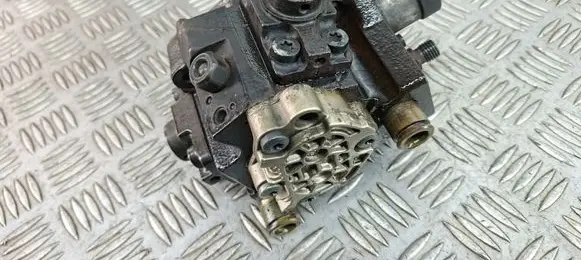 Hyundai i40 Fuel injection high pressure pump 331002A420
