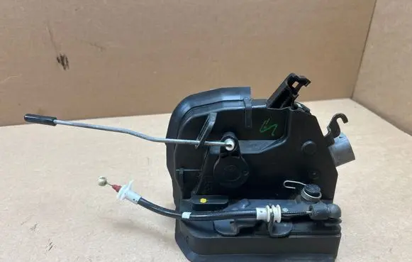 BMW X5 E53 Rear door lock 8402602