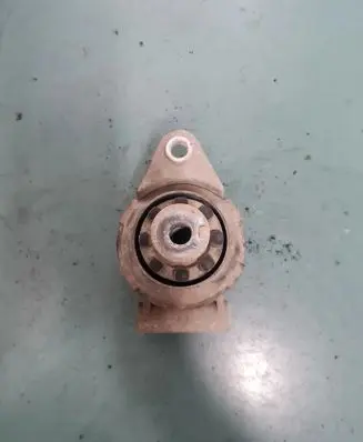 Opel Zafira A Engine mount bracket 24427641