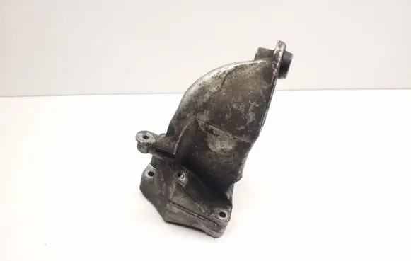 Mercedes-Benz E W212 Engine mounting bracket A6512230004