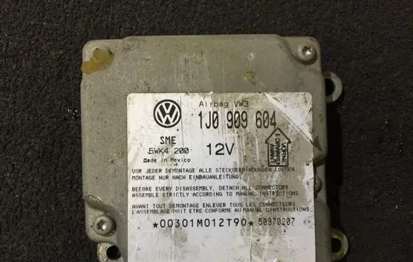 Volkswagen PASSAT B5 Airbag control unit/module 1j0909604 5wk4200