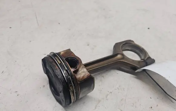 BMW 5 GT F07 Piston with connecting rod 7624409