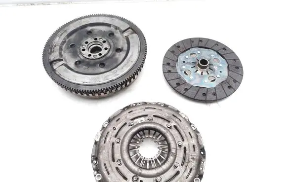 Nissan Qashqai Clutch set kit 123108048R 302103869R