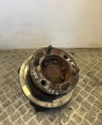 Iveco Daily 3rd gen Front wheel hub