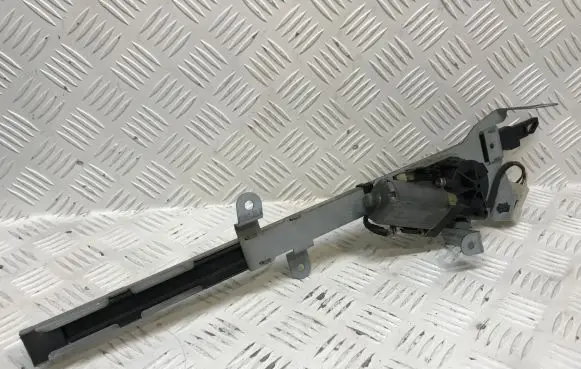 Mercedes-Benz CLK A209 C209 Seat belt adjustment motor 2038600282