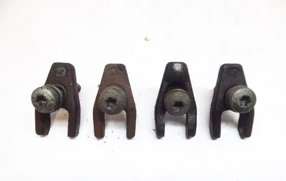 Renault Scenic I Fuel Injector clamp holder