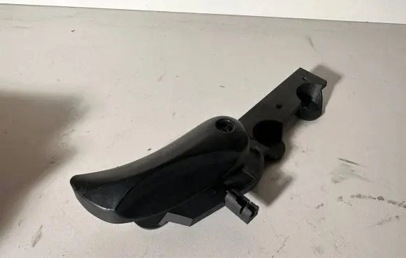 BMW 5 E60 E61 Engine bonnet (hood) release handle 9143458 22339910