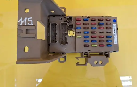 Subaru Impreza III Fuse box set 82201FJ110