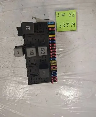 Volkswagen PASSAT B3 Fuse 191953227A 141951253B