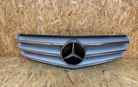 Mercedes-Benz C W204 Front bumper upper radiator grill A2048800023
