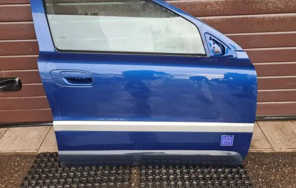Volvo XC70 Front door