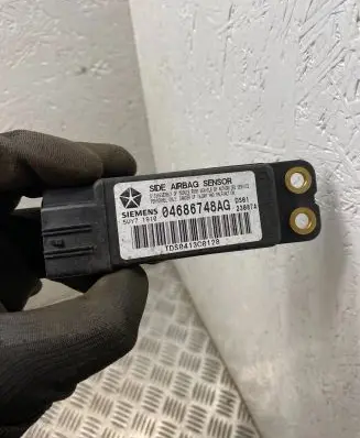 Chrysler Voyager Airbag deployment crash/impact sensor 04686748AG TDS0413C0128