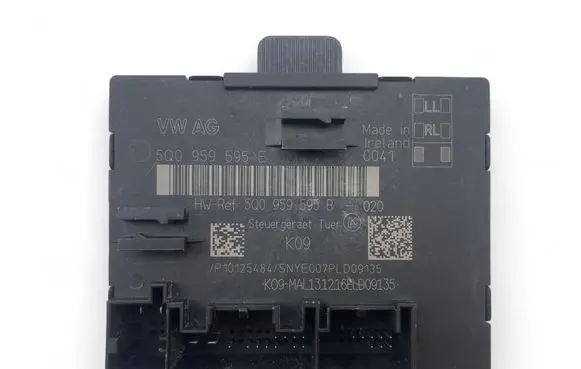 Volkswagen PASSAT B8 Other control units/modules 5Q0959595E