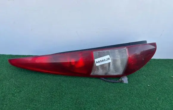 Ford Mondeo Mk III Rear/tail lights 1S71-13405-C