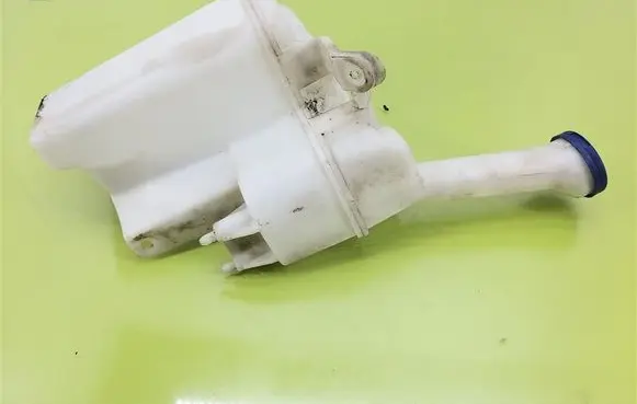 Citroen C1 Windshield washer fluid reservoir/tank