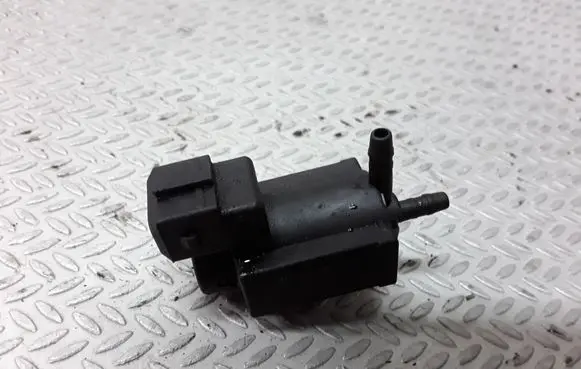 Volvo XC90 Turbo solenoid valve 30611668