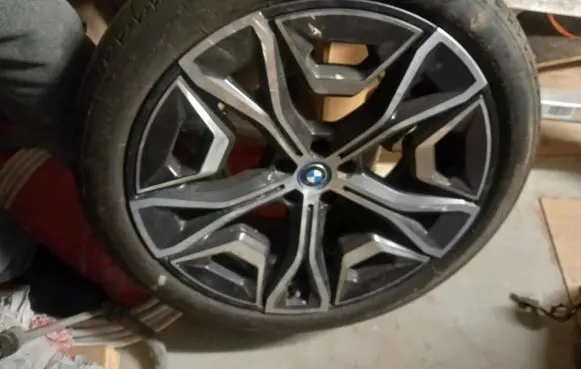 BMW iX R22 alloy rim