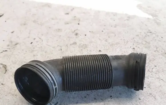 Volkswagen Golf V Air intake hose/pipe 1k0129684l