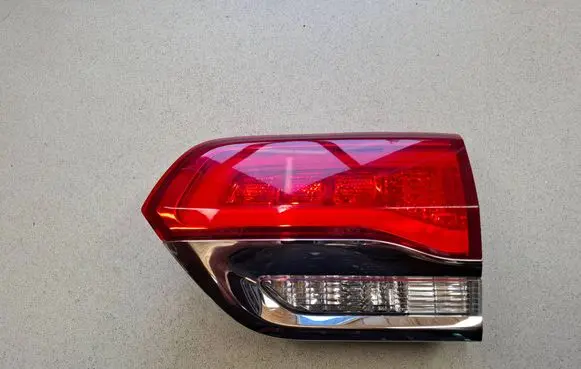 Jeep Grand Cherokee Tailgate rear/tail lights 68110046AF 3514110 701646