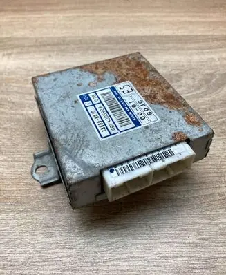 Suzuki SX4 Gearbox control unit/module 3888080JC
