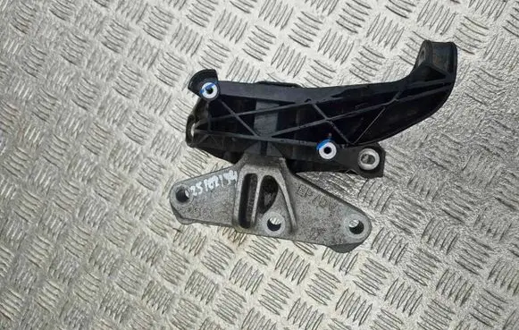 Citroen C5 Aircross Engine mount bracket 9820297580