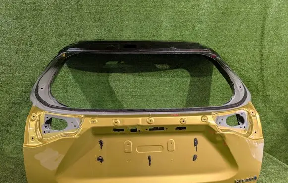 Toyota Yaris Cross Truck tailgate 