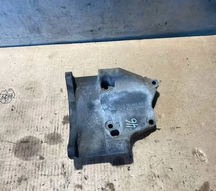 Mercedes-Benz E W124 Generator/alternator bracket R6011550435